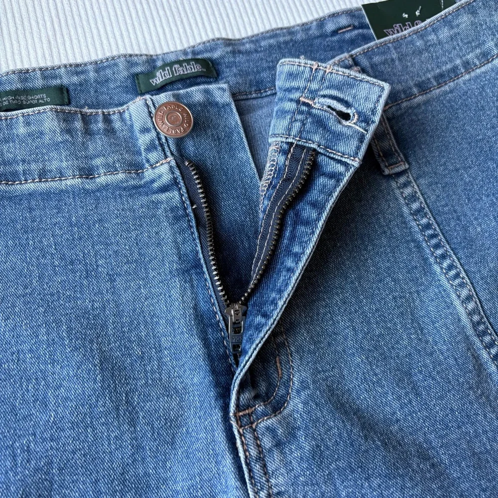 Wild Fable Super High-Rise Jean Shorts Medium Wash No Pockets